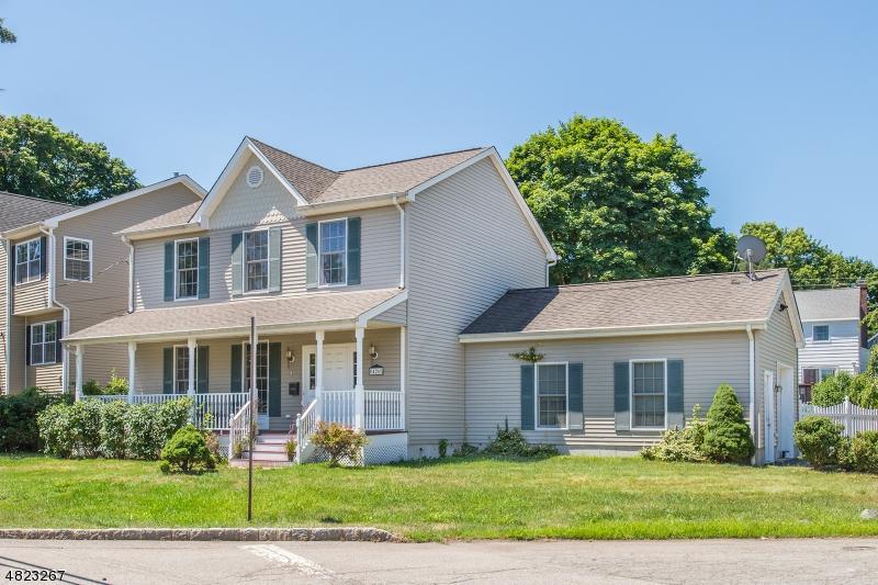 426 Oak St - Photo 1