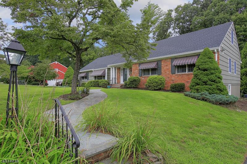 42 Colonial Dr - Photo 1
