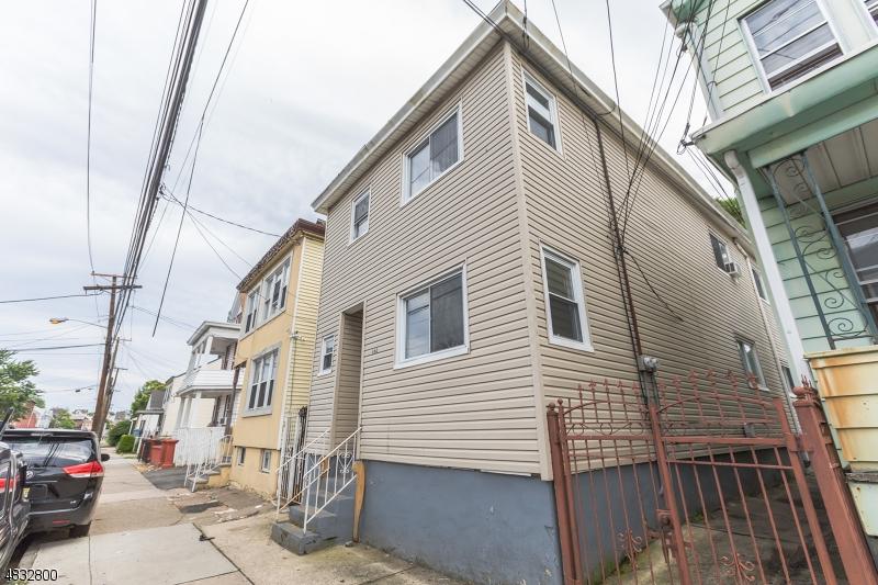 162 Lyon St - Photo 1