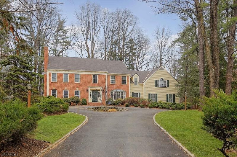 6 Pine Hollow - Photo 1