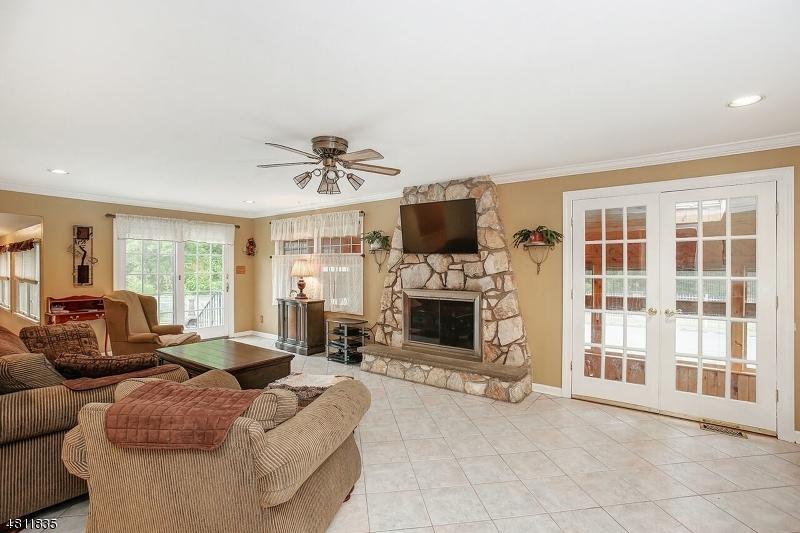 282 Stonehouse Rd - Photo 1