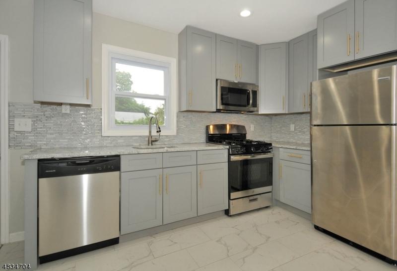 10 Mariners Pl - Photo 1