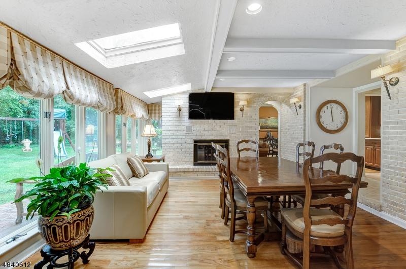 10 Tulip Ave - Photo 1