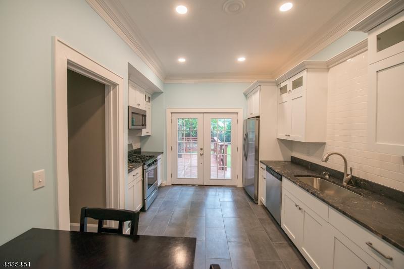227 Catalpa Ave - Photo 1