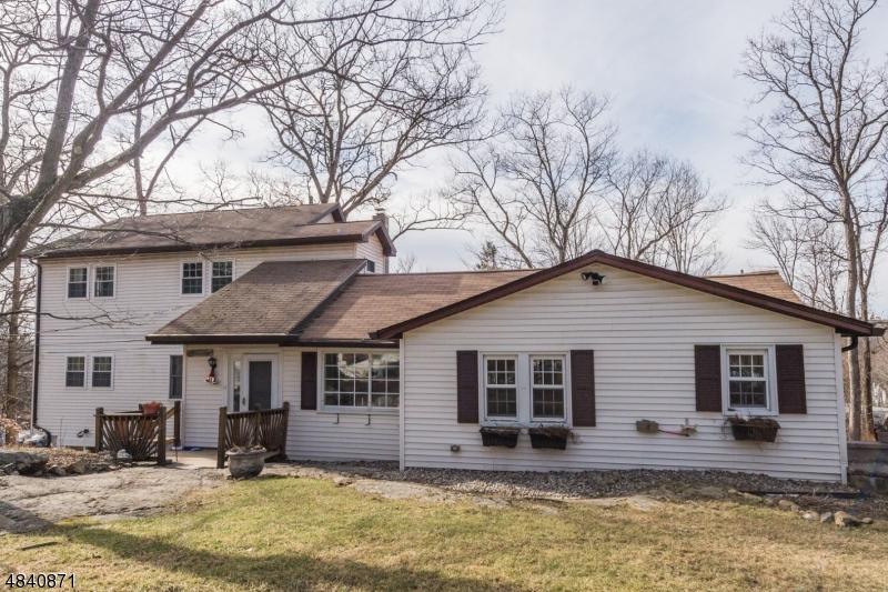 17 Abbott Dr - Photo 1