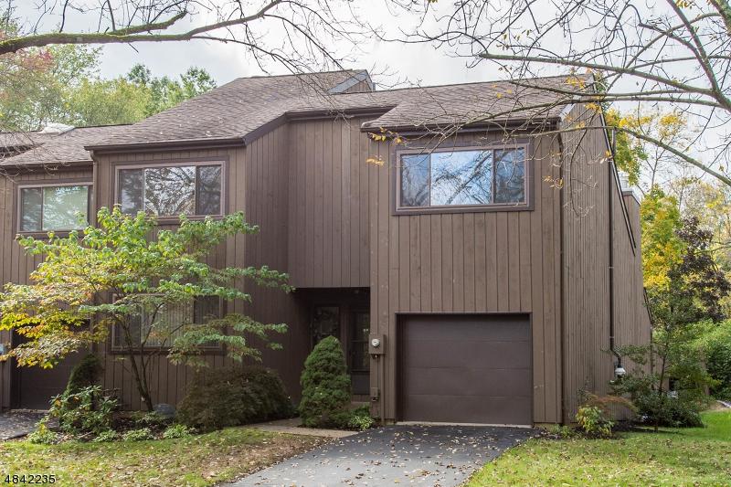 12 Hemlock Ln - Photo 1