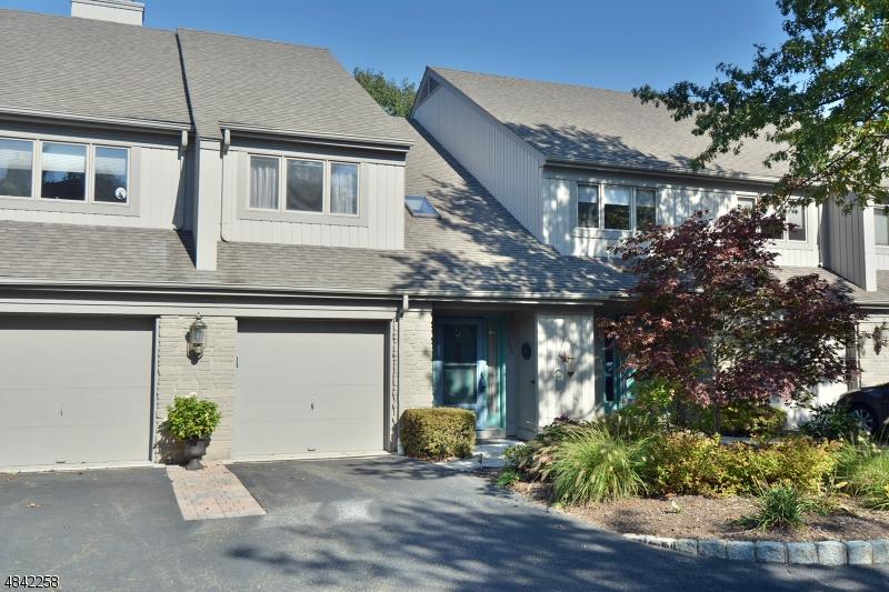 596 Apache Ct - Photo 1