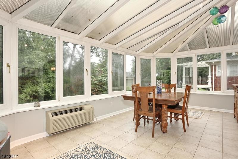 499 S Maple Ave - Photo 1