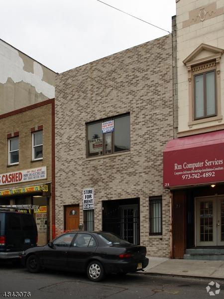 19 W Broadway - Photo 1