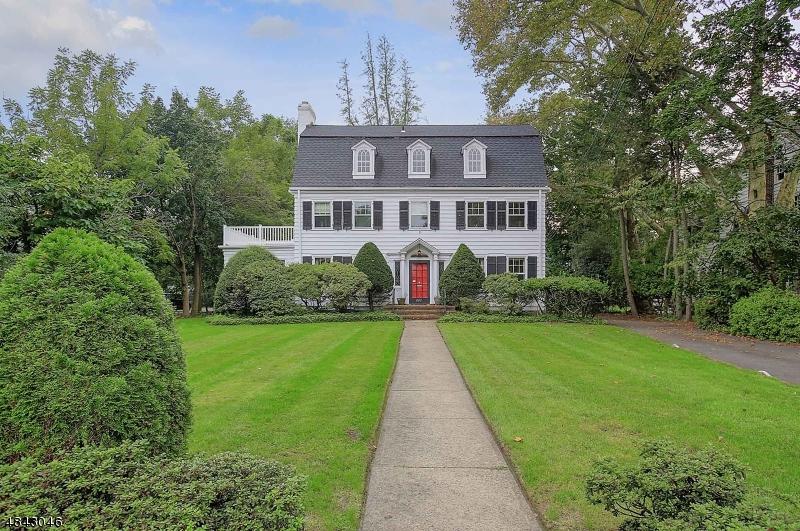 846 Salem Ave - Photo 1