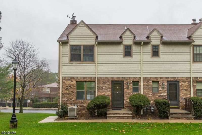 101 E Oak St - Photo 1