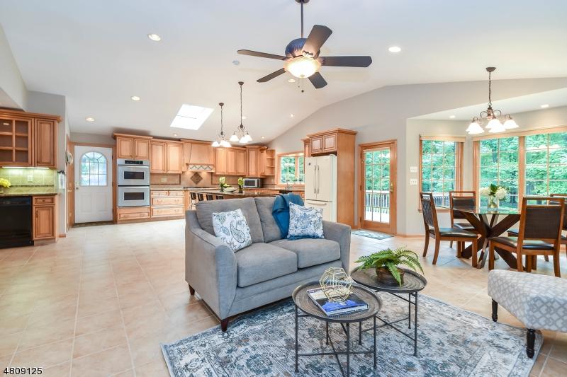 1266 Sleepy Hollow Ln - Photo 1
