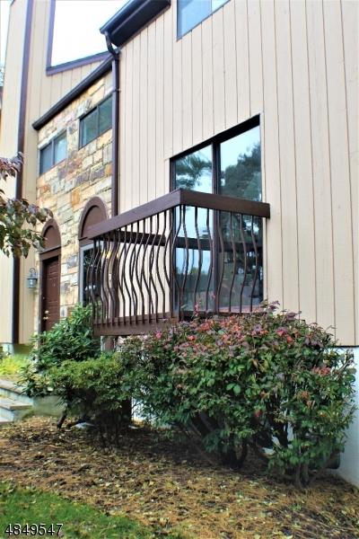 49 Bennington Sq - Photo 1