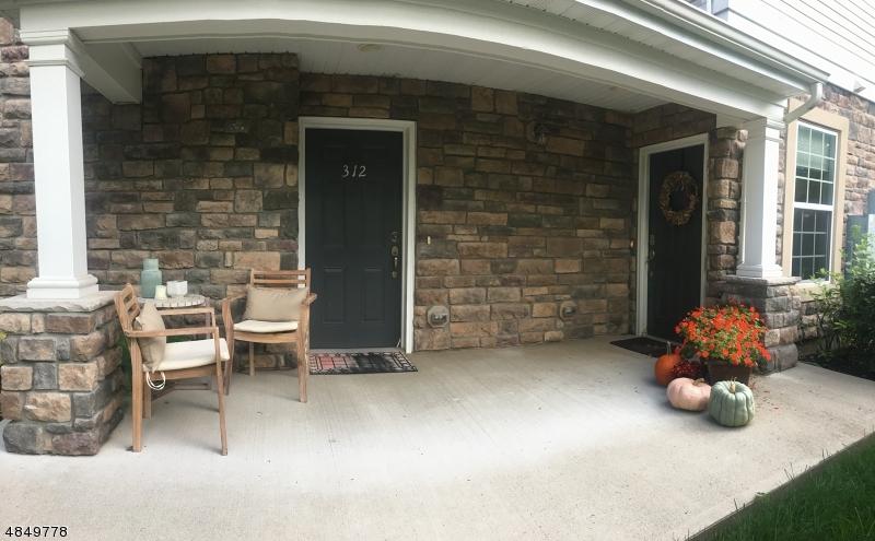 312 Rotando Way - Photo 1