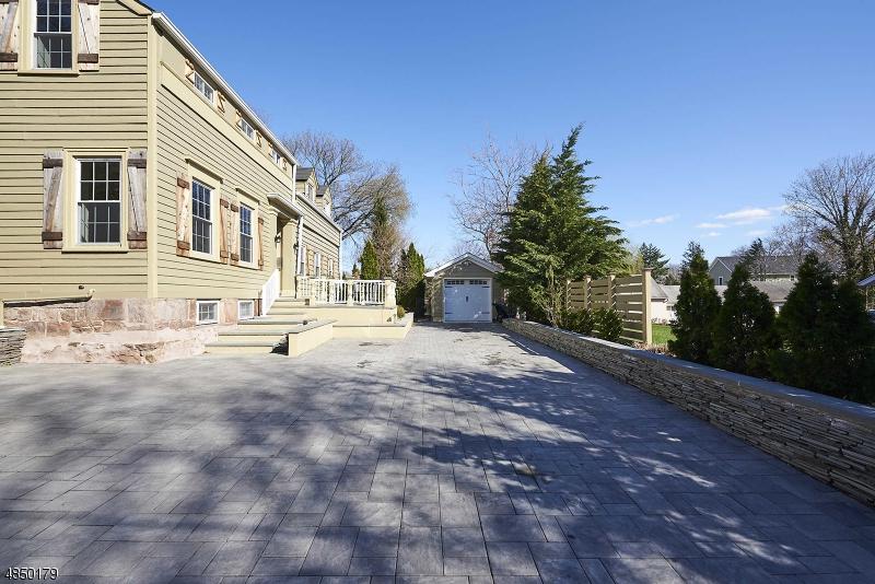 231 S Springfield Ave - Photo 1