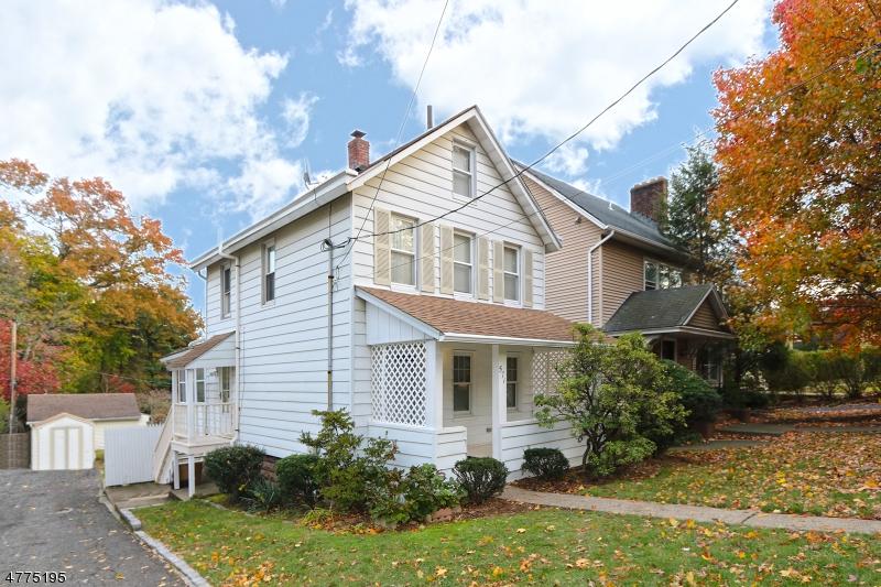 571 Grove St - Photo 1