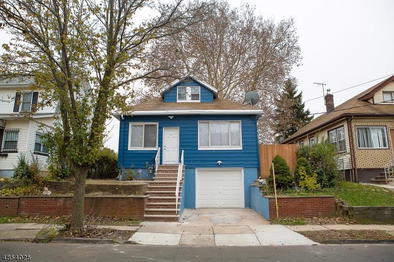 266 Ryan St - Photo 1