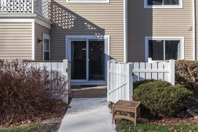 11 Arrowwood Ln - Photo 1