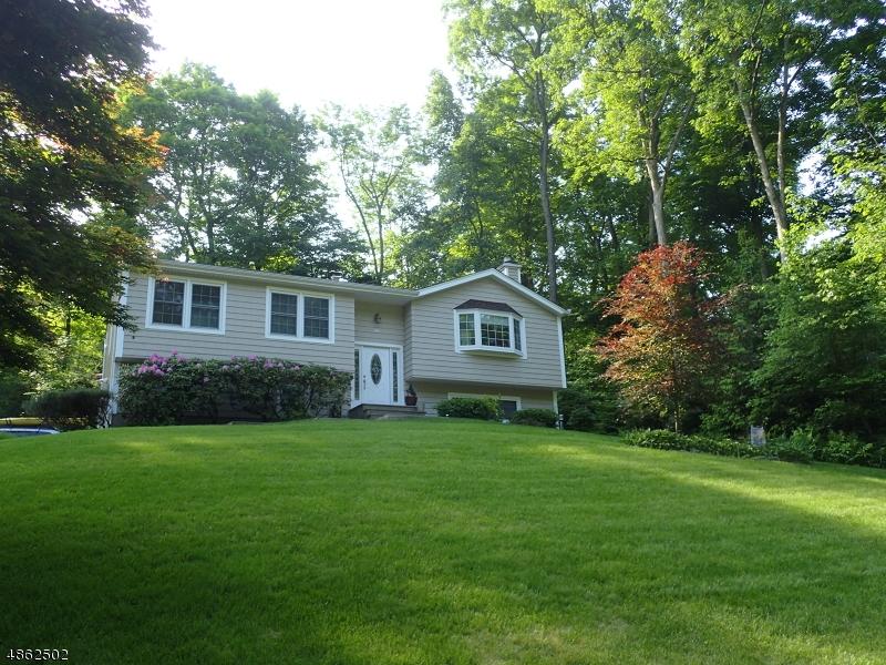 19 Crest Hill Dr - Photo 1