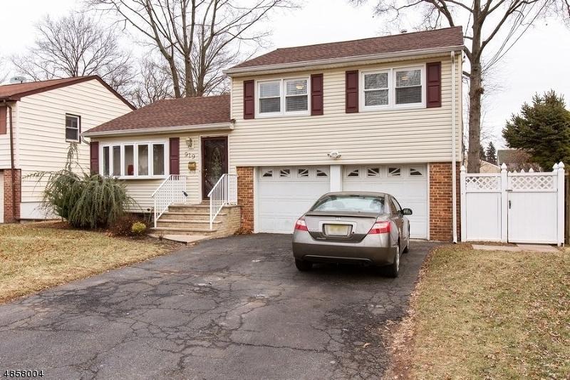 919 Maltby Ave - Photo 1
