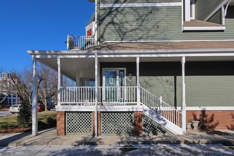 13 Franklin Pl - Photo 1