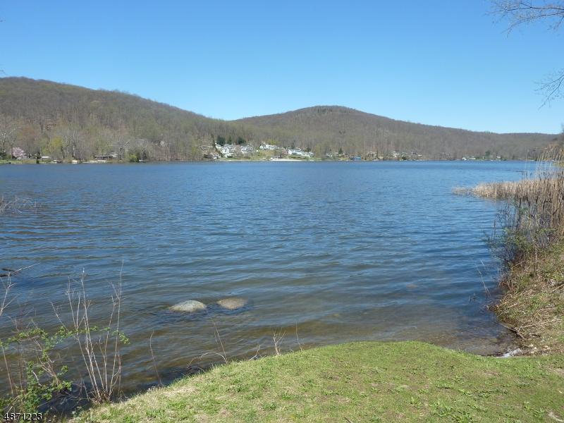 22 E Lakeside Dr - Photo 1