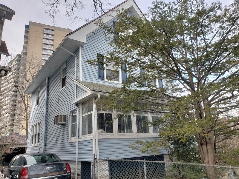 99 Sanford St - Photo 1