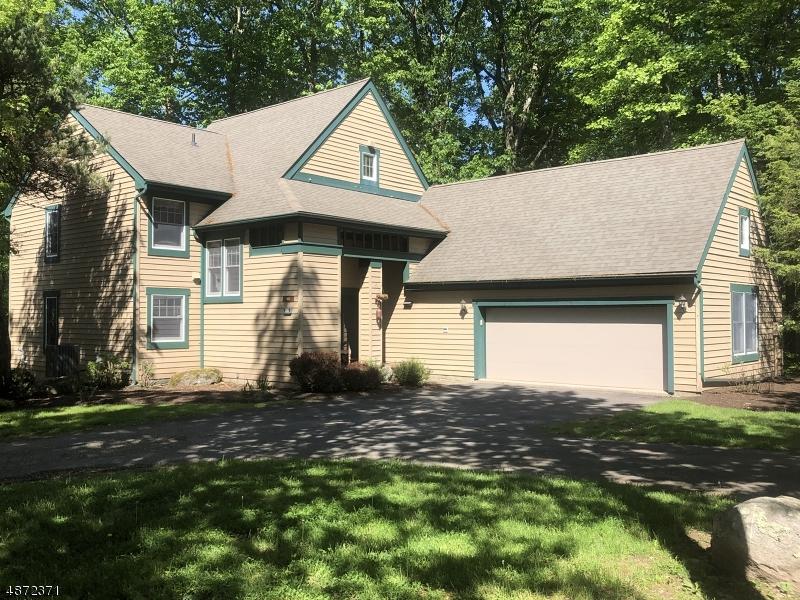 102 Fox Run - Photo 1