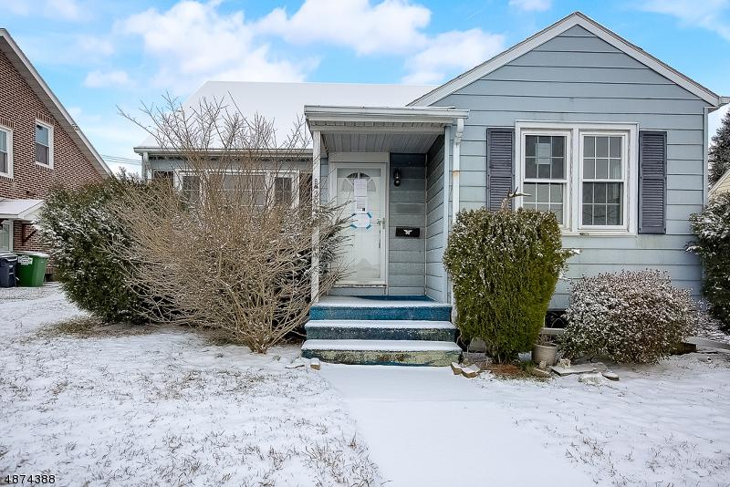 202 St James Ave - Photo 1