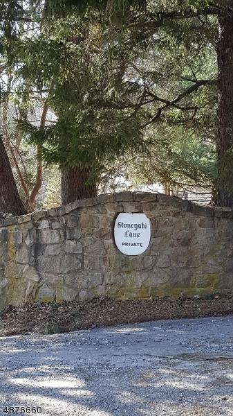 4 Stone Gate Ln - Photo 1