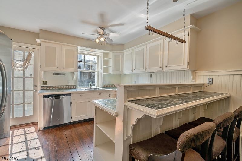 29 Perry St - Photo 1