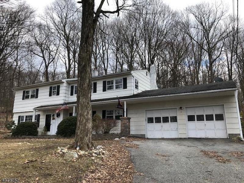 10 Otter Hill Ct, Vernon Twp., NJ 07462 (MLS 3538785