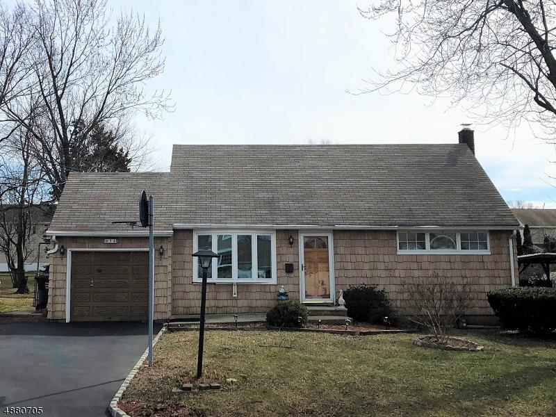 34 Pine Tree Dr - Photo 1