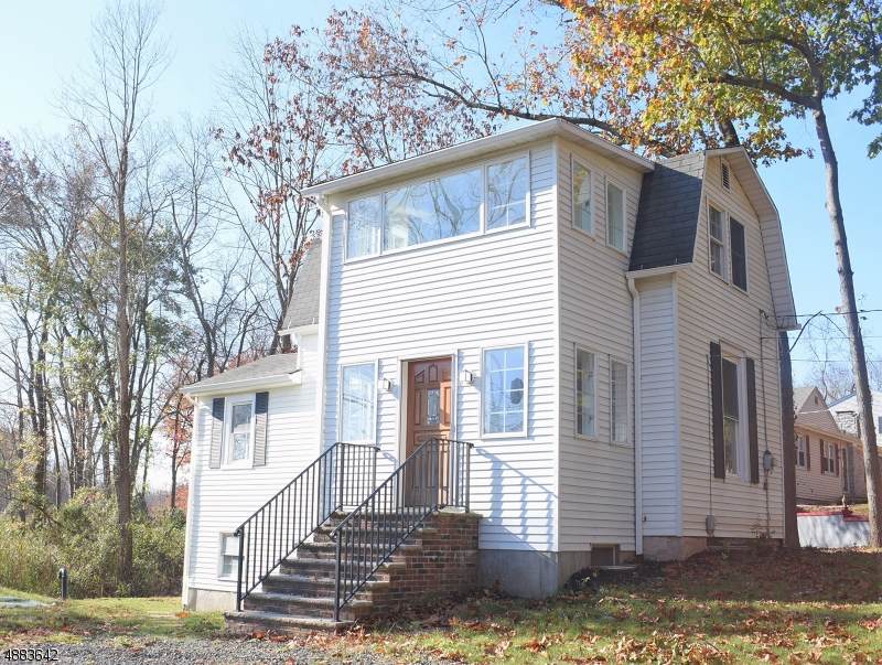 220 Mountain Ave - Photo 1