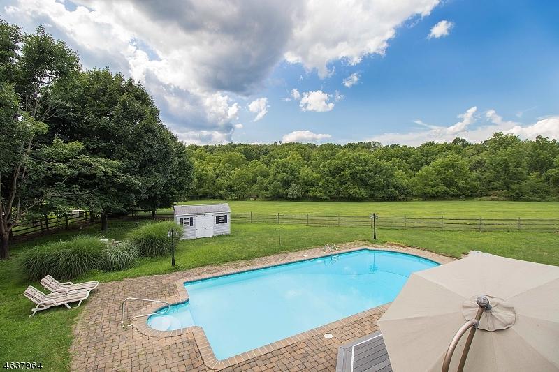 27 Saddlebrook Dr - Photo 1