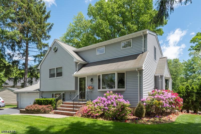 68 Lilyan St - Photo 1