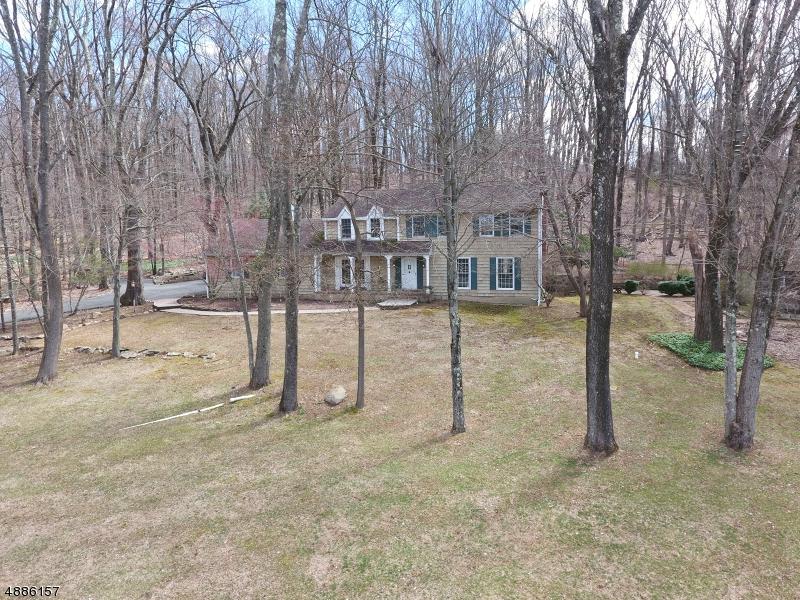 4 Lilac Ln - Photo 1