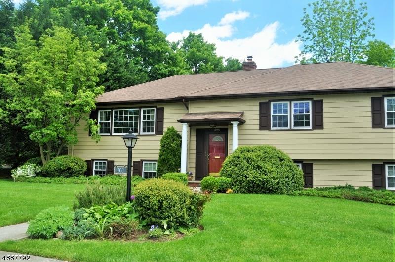 206 Lynn Ln - Photo 1
