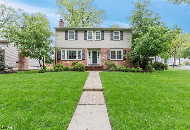 42 Brookdale Pl - Photo 1