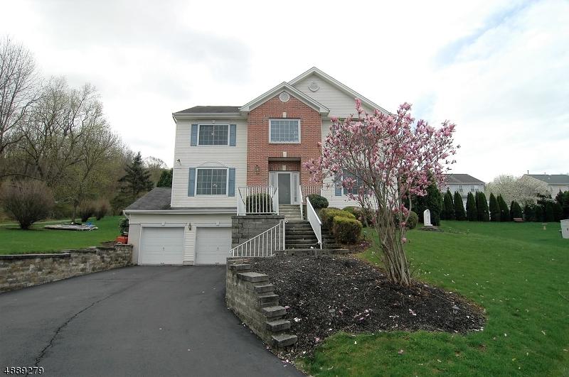 17 Pegasus Pl - Photo 1
