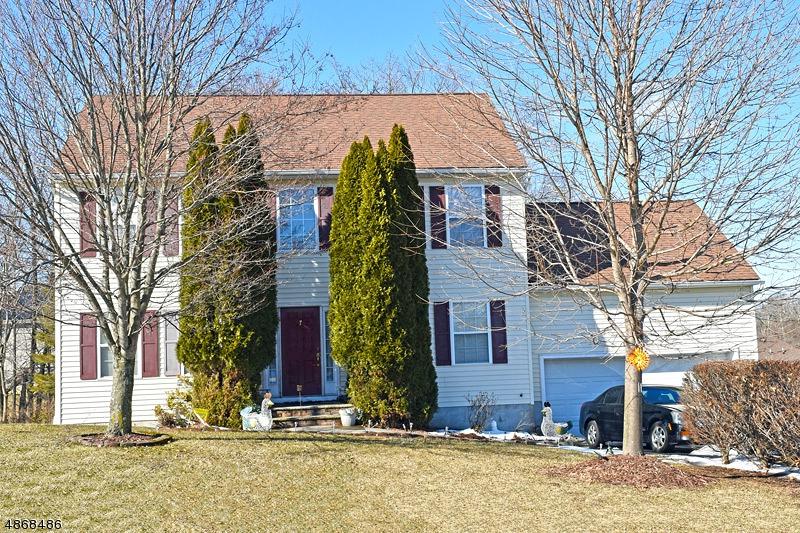 7 Stratford Ln - Photo 1