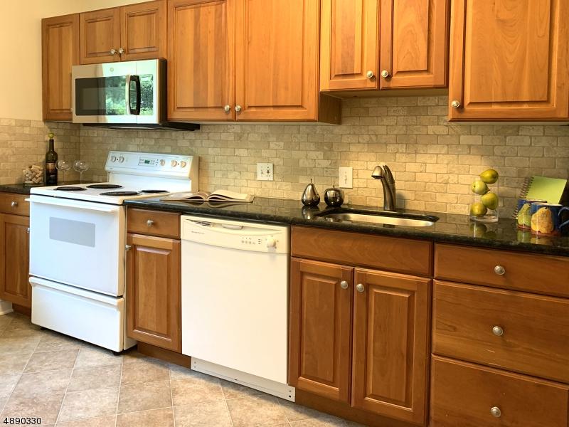 86 New England Ave, Unit 51 - Photo 1