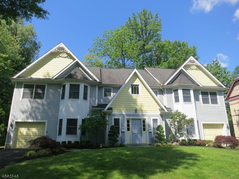 175 Sycamore Ave 175A - Photo 1