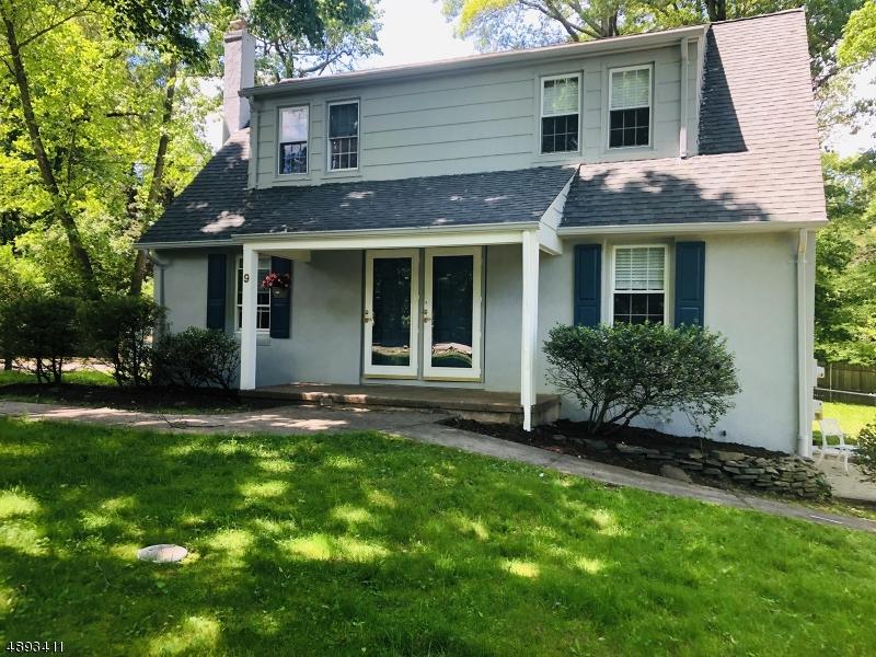 9 Cottage Ln - Photo 1