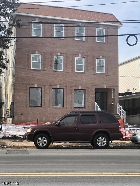642 Newark Ave - Photo 1