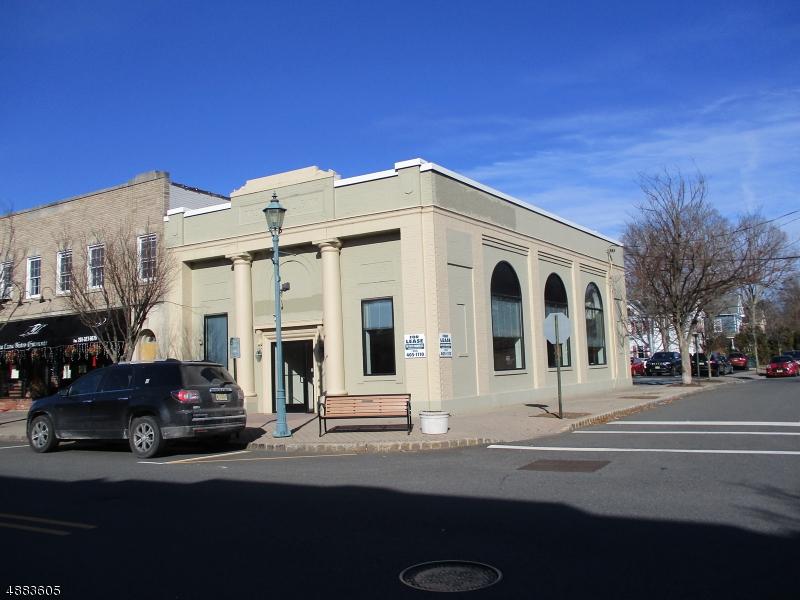 90 W. Allendale Ave - Photo 1