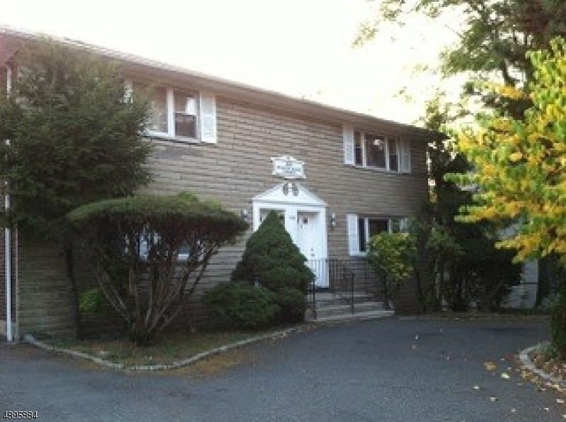 200 Irvington Ave 4A - Photo 1