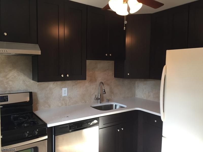 7 Stanford Dr Apt 1A - Photo 1