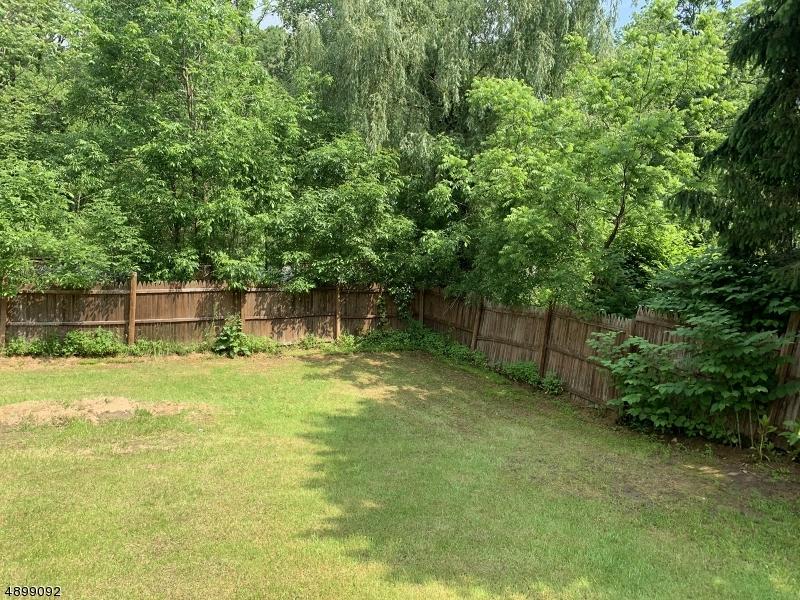 8 Lazier Ln - Photo 1