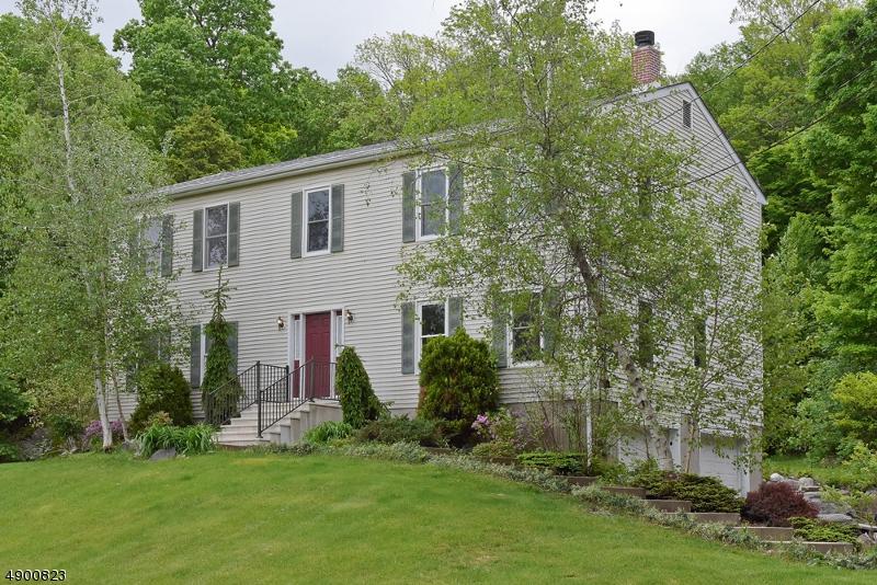24 Woodland Hills Dr - Photo 1